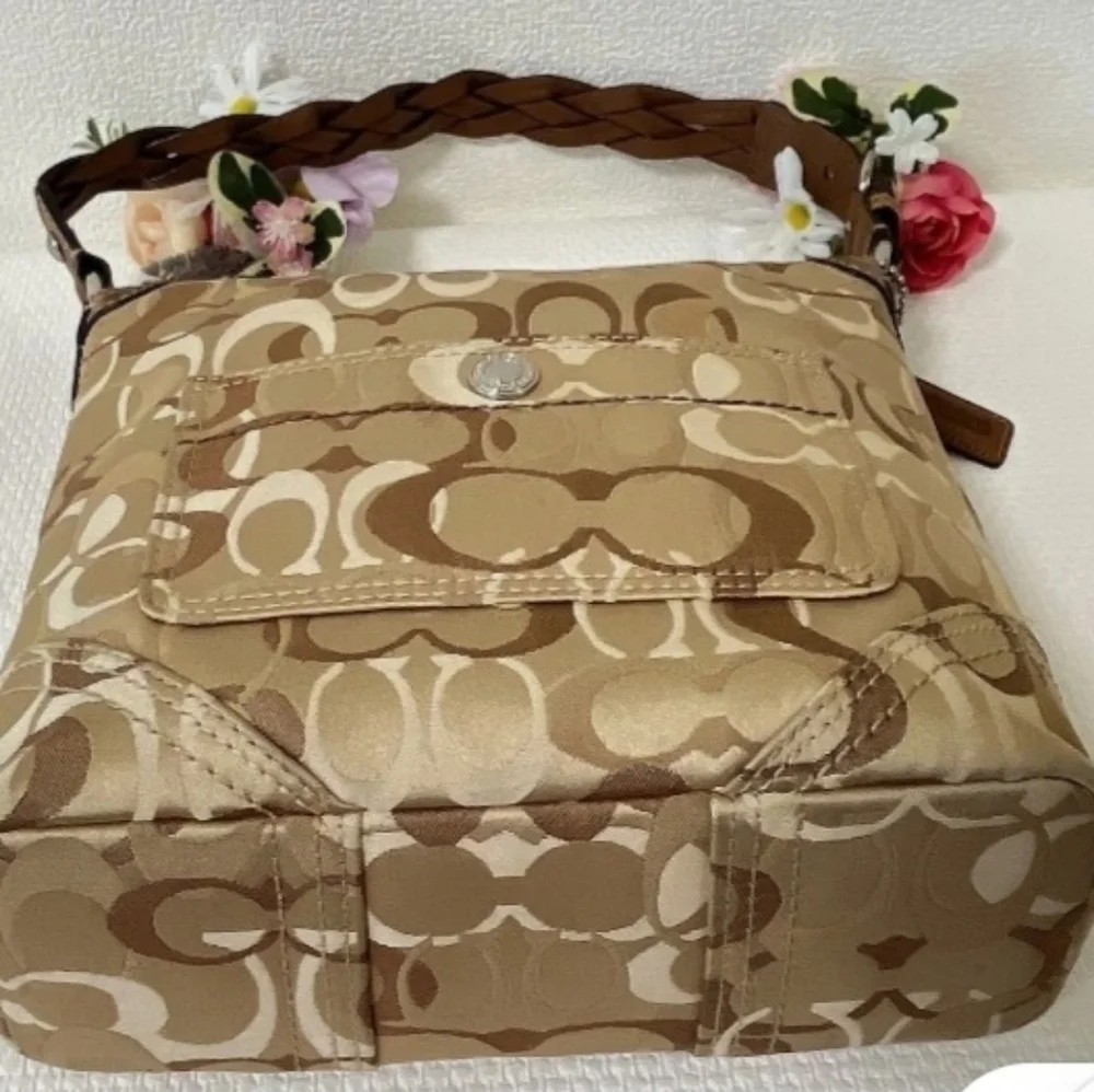 🍍Coach Chelsea Optic SignatureHobo Handbag Tan Brown EUC - Picture 7 of 17